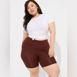 Torrid Seamless High Rise No Rub Short Panty Size 3x NWT